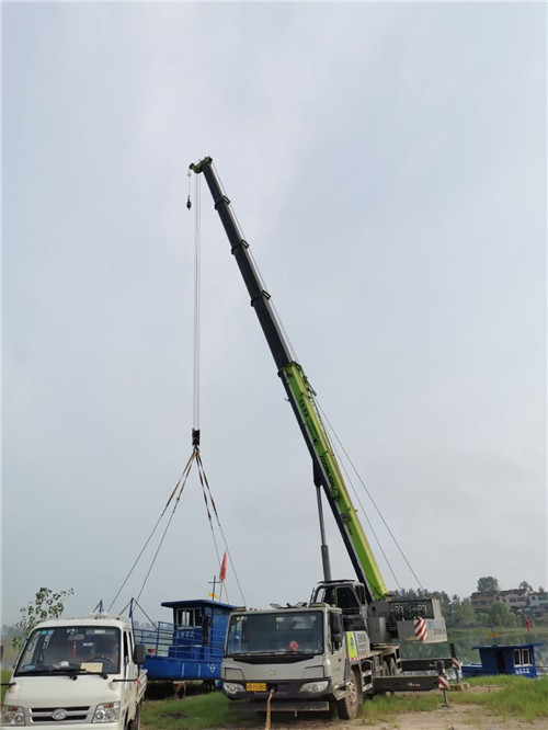 香格里拉市桥梁建设吊装案例