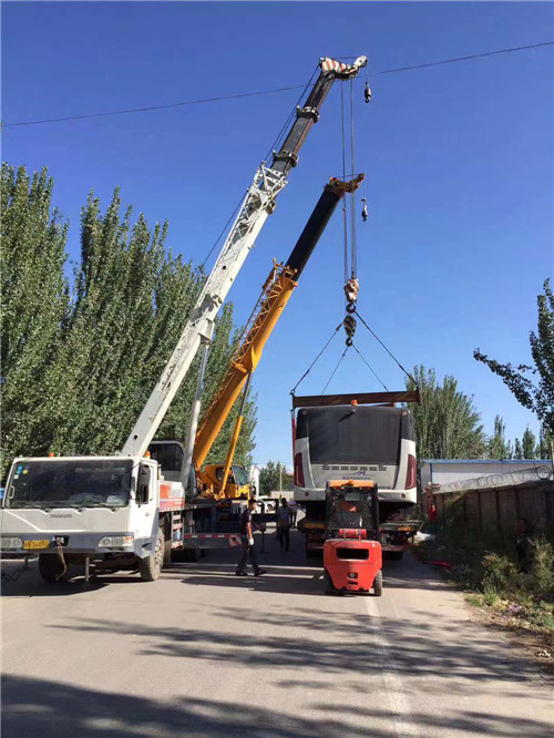 香格里拉市港口集装箱搬运案例